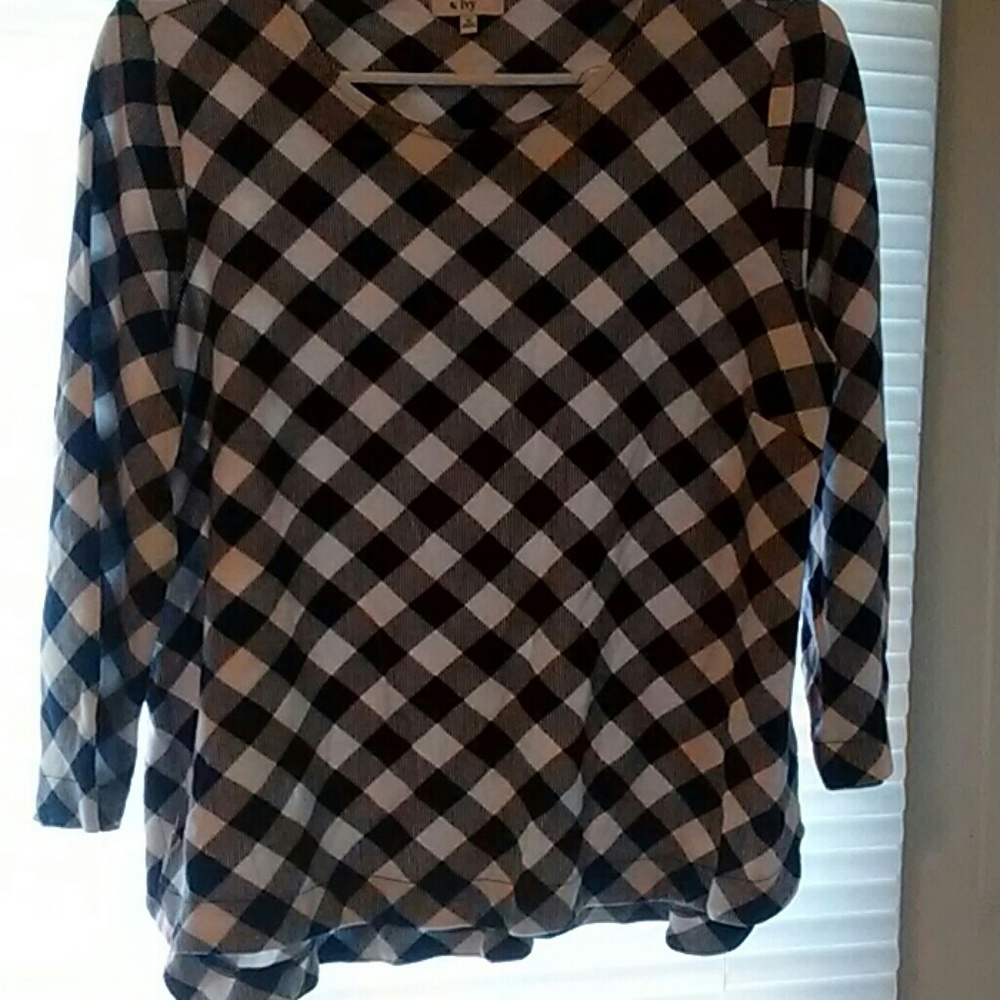 Quarter length top